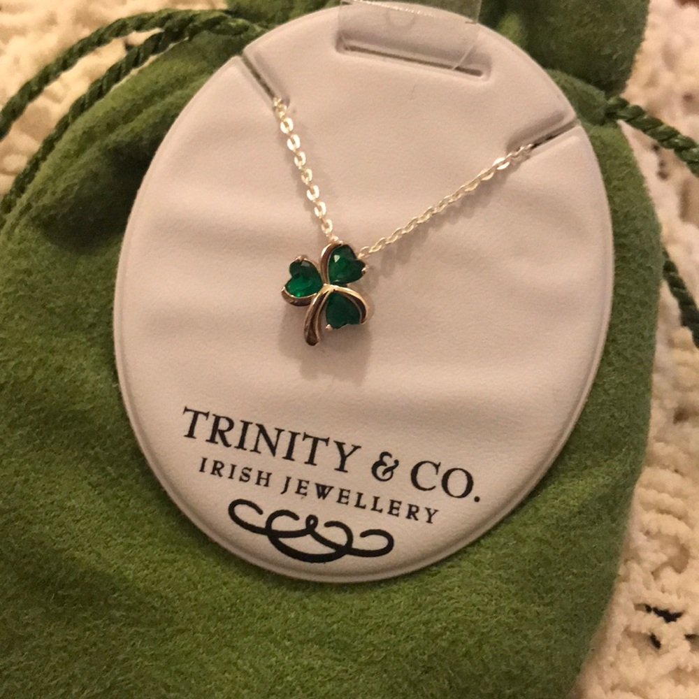 NWT Trinity & Co Irish Jewellery shamrock necklace